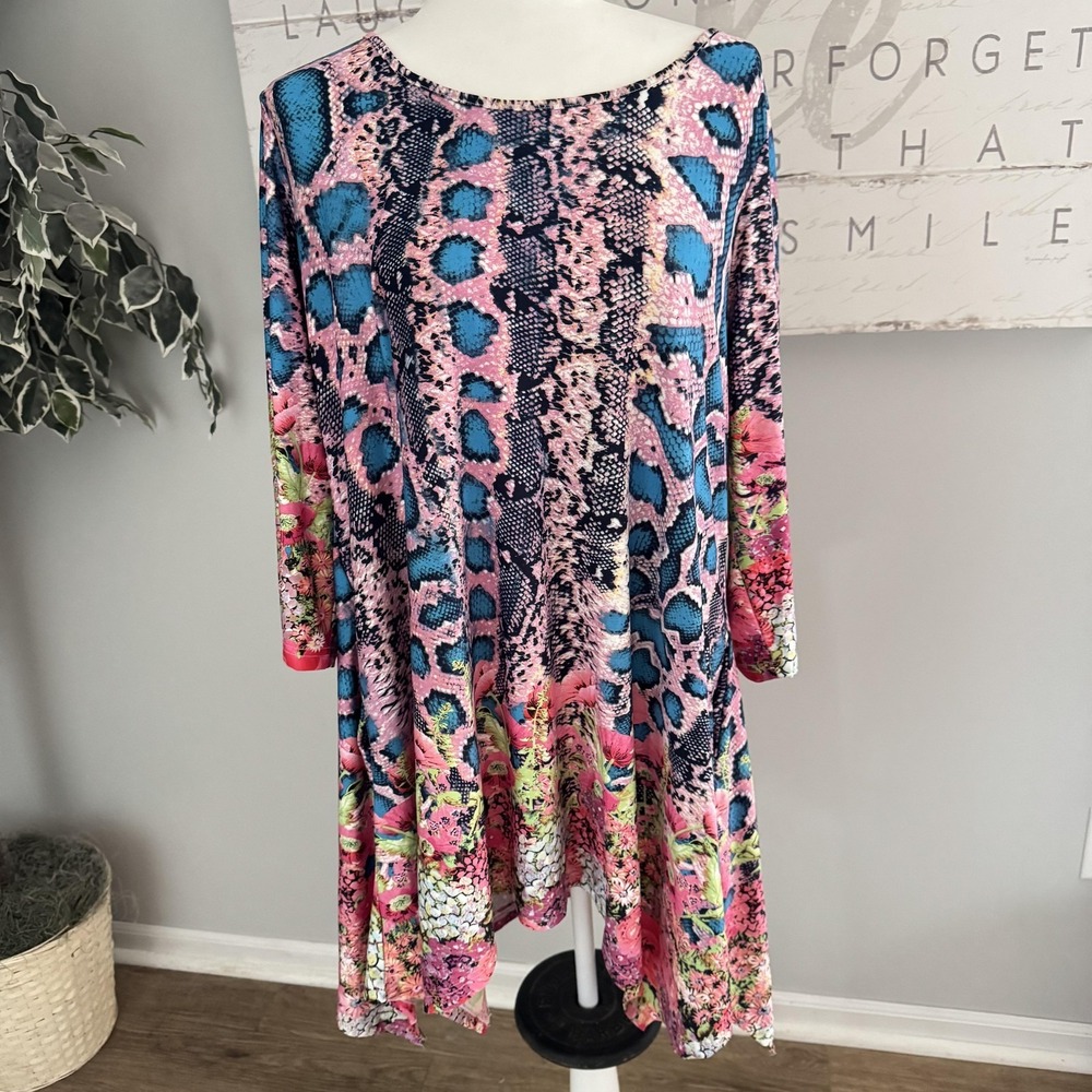White Mark Tunic Womens 2XL Pink Animal Print 3/4 Sleeve Swing Pockets NWT Boho